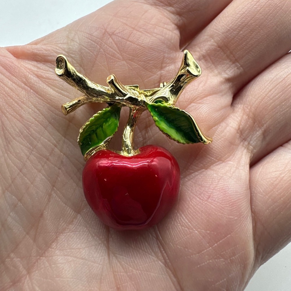 Gerrys Vintage Red Enamel Apple Brooch Gold Tone Branch Green Leaves Pin
